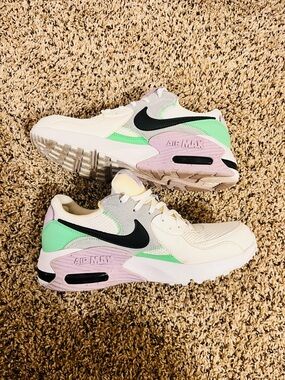 Nike Air Max Excee Sz 8 Women White Green Purple Black